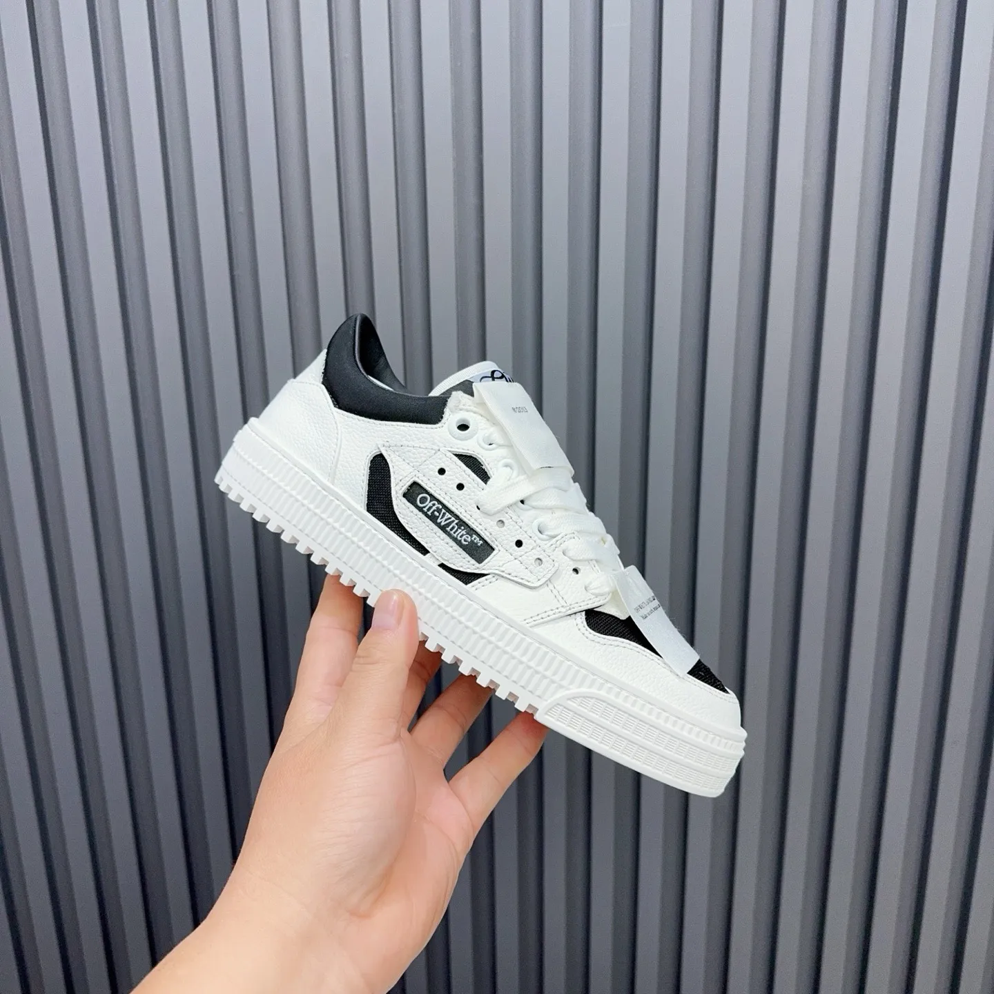 P760 OFF WHITE⚡️Couple model⚡️35-40 women’s model 39-46 men’s model
